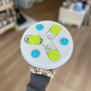 Slide & Fun Board Trixie – Jeu d’intelligence pour lapins et rongeurs