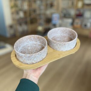 Gamelle double en céramique et plateau en bois pour lapin et rongeur